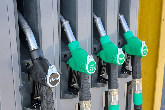 Ile kosztuje litr benzyny w Dubaju?